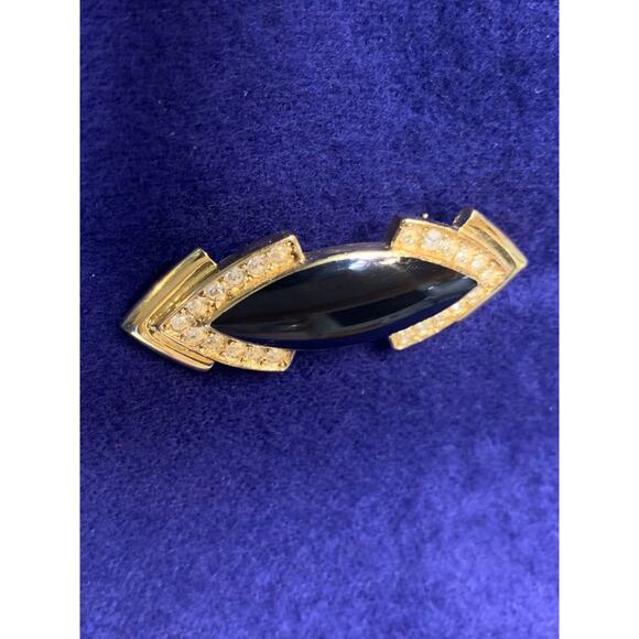 Signed Trifari Goldtone Black Arrow Brooch Pin Art - Picture 3 of 7